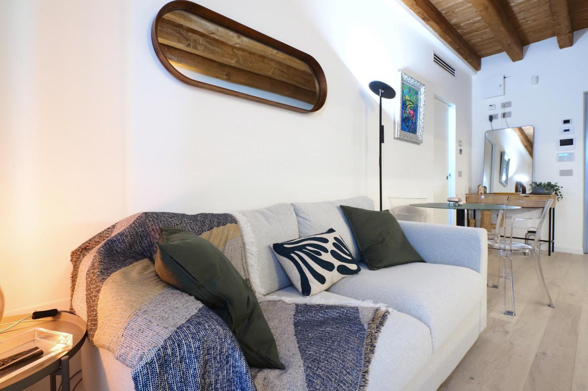 Primopiano - Zumbini Apartment Милано Екстериор снимка
