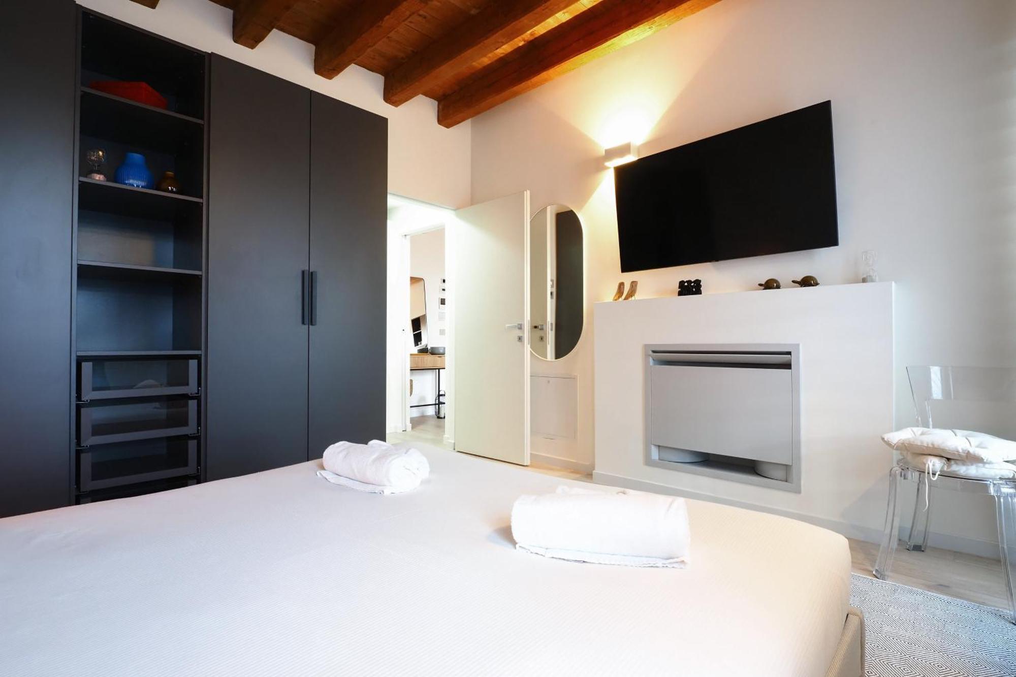 Primopiano - Zumbini Apartment Милано Екстериор снимка